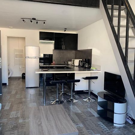 Appartement Tout Confort En Mezzanine A 20Mn A Pied Du Centre-Ville Avec Tv Et Wifi 拉罗歇尔 外观 照片