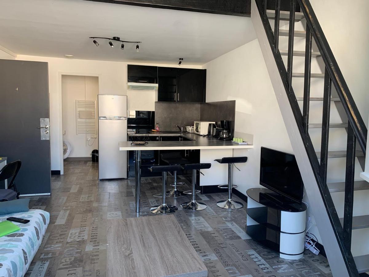 Appartement Tout Confort En Mezzanine A 20Mn A Pied Du Centre-Ville Avec Tv Et Wifi 拉罗歇尔 外观 照片