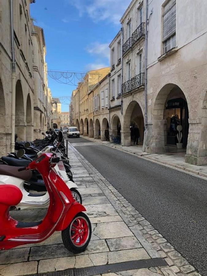Appartement Tout Confort En Mezzanine A 20Mn A Pied Du Centre-Ville Avec Tv Et Wifi 拉罗歇尔 外观 照片